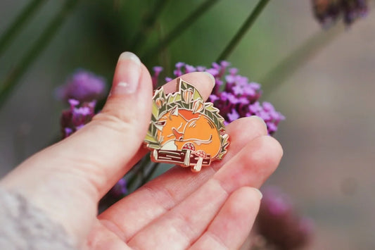 Slapend Vosje – Hard Emaille Pin | Vos Illustratie Pin
